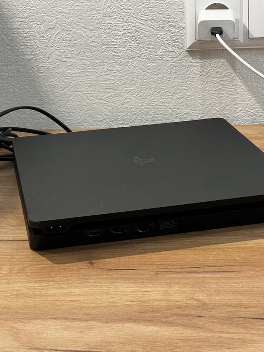 Продажа ps-4 slim срочна читать описаний