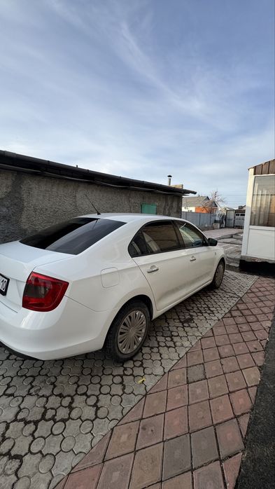 Продам шкоду рапид 2013 год