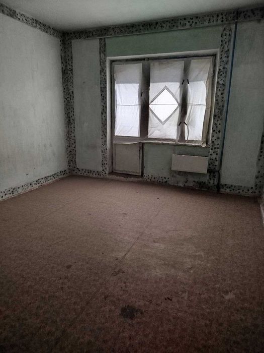 4х комнатная квартира без ремонта на районе Супера