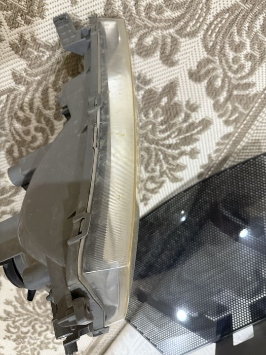 Продам фар Тойота хайс