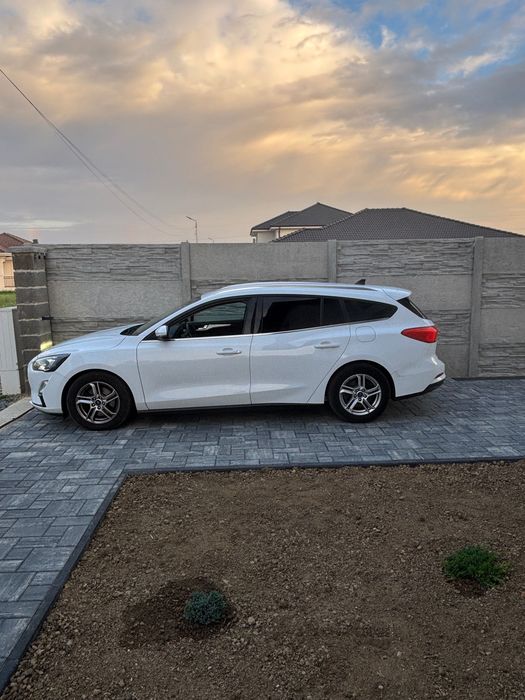 FORD Focus 2020 — imagine 3