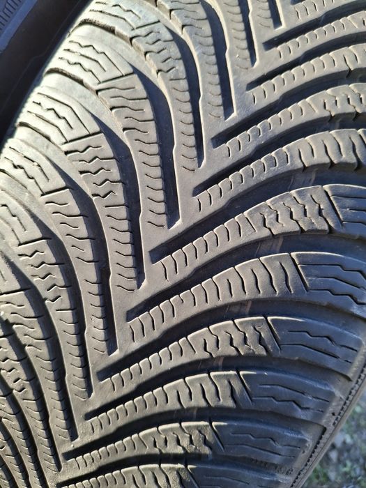 2 Anvelope de iarnă 215 65 r17 Michelin