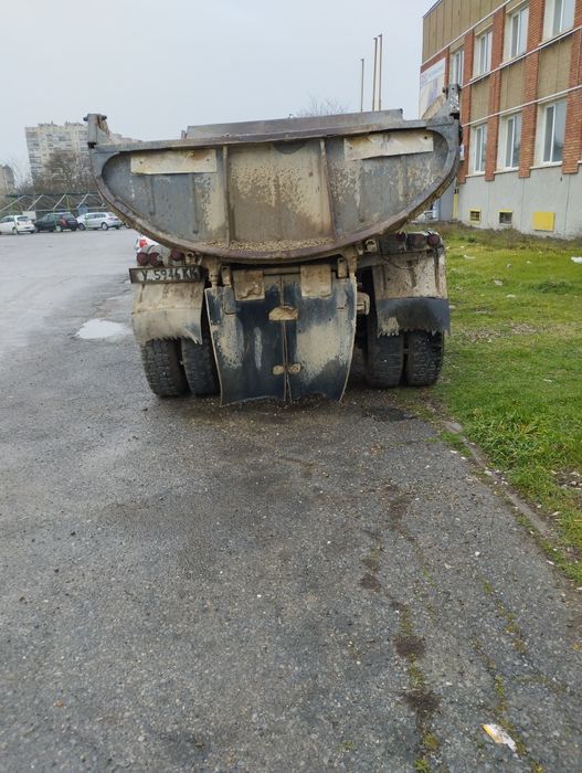 Самосвал ЗИЛ  в движение