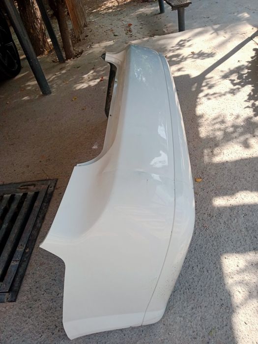 Jentra oldi orqa bamfer