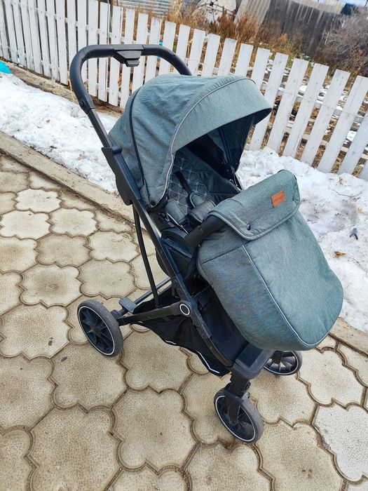 Продам прогулочную коляску