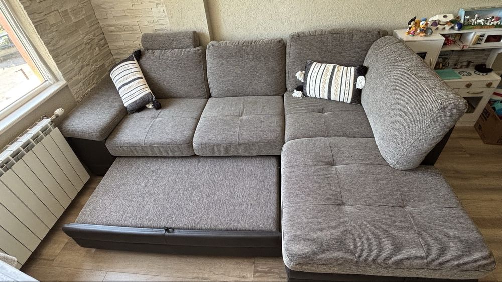 Немски диван 4 места ,лежанка и функция сън