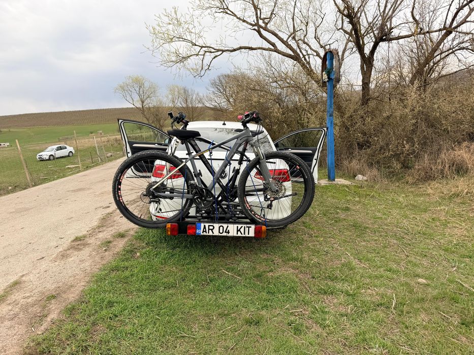 Suport pt doua biciclete pe carlig