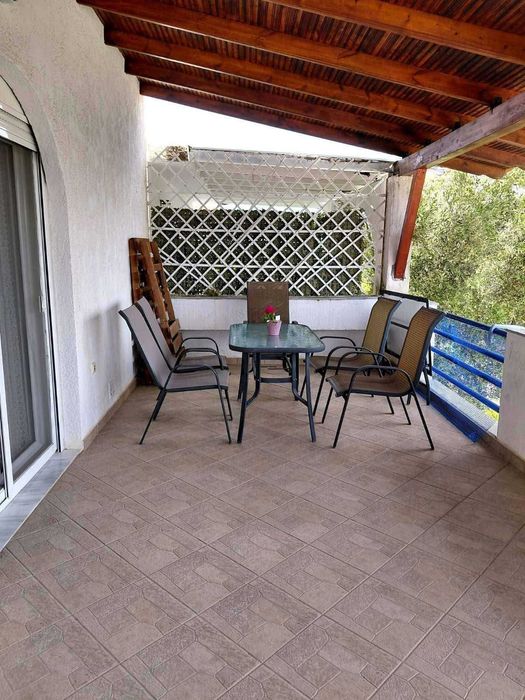 Продава двуетажна къща 92 м2 с двор 400 м2 в Паралия Каряни, Гърция