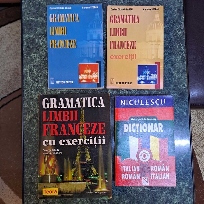 Carti vechi vand, la 2 lei buc.