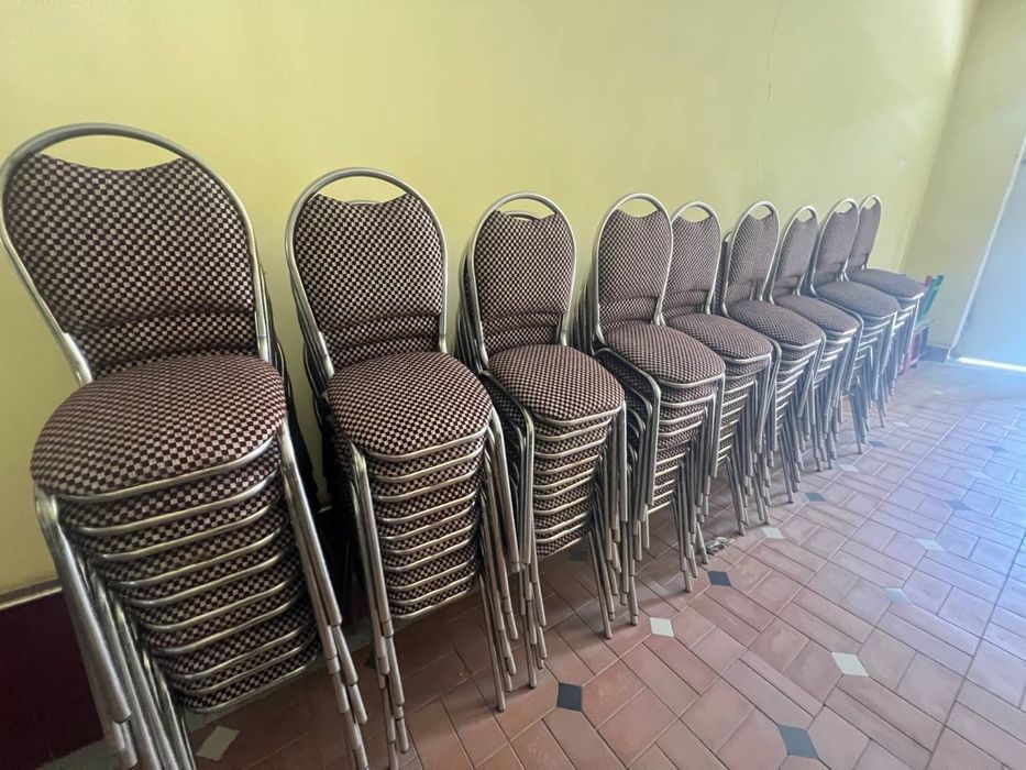 Стол стул сотилади пракат ники состаяниси зур янгидек