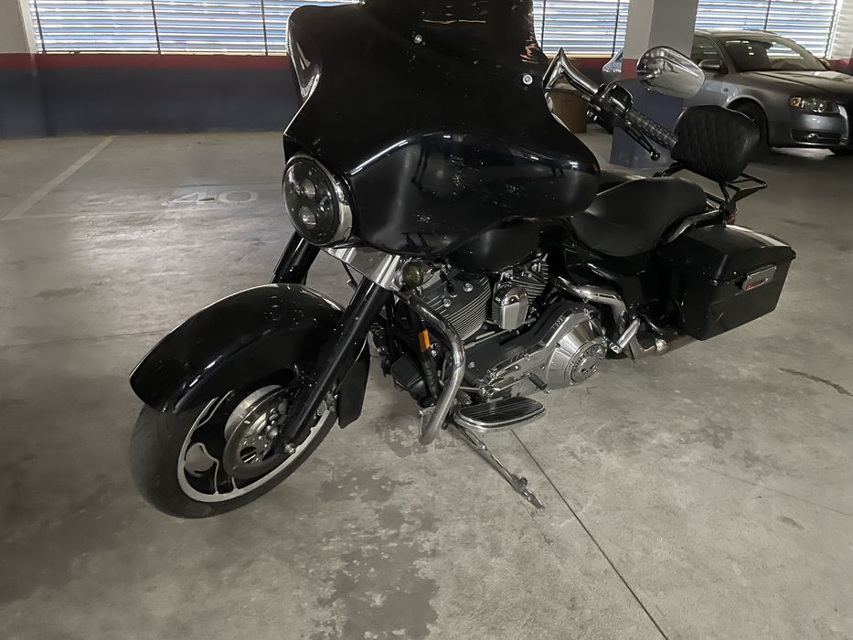 Street Glide FLHX