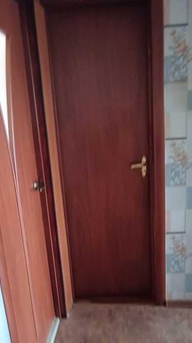 Продадим б/у двери