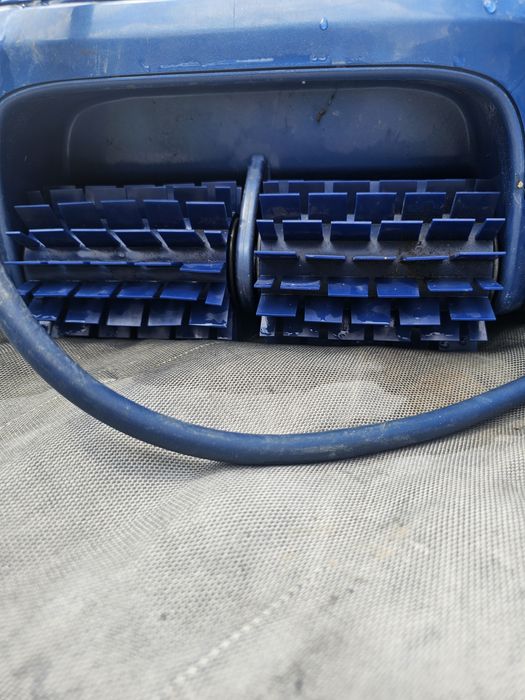 Robot de curățat piscina