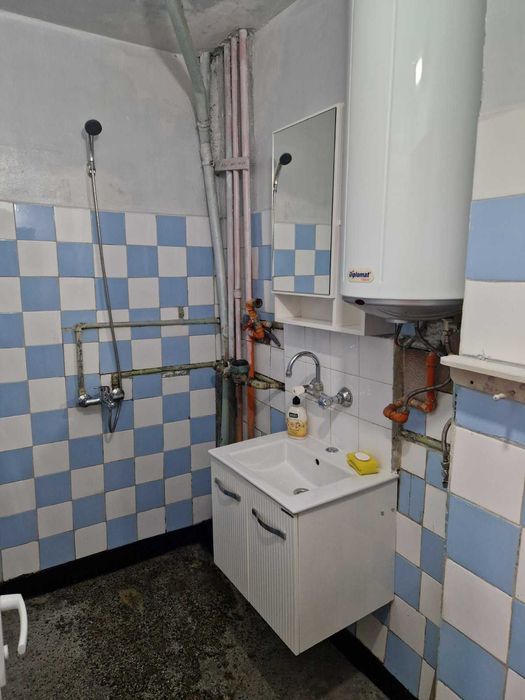 Дава се под наем Тристаен апартамент в Шумен, Тракия - 78 кв.м за 298.86 € - Снимка #10