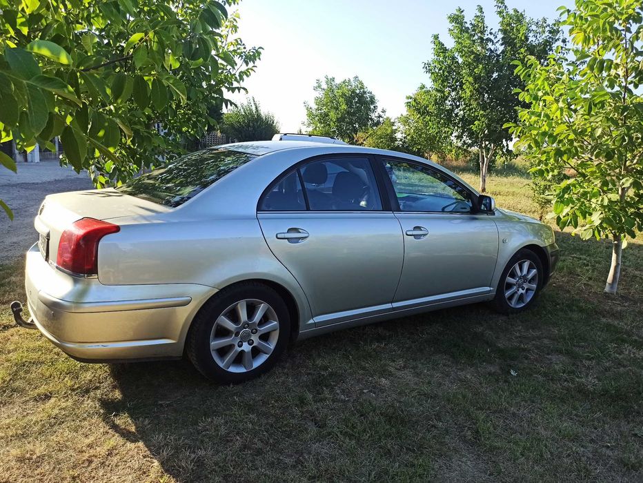 Toyota Avensis T25 - 2.2 diesel