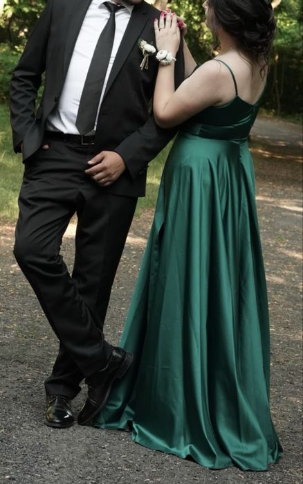 Зелена рокля с презрамки 42 размер