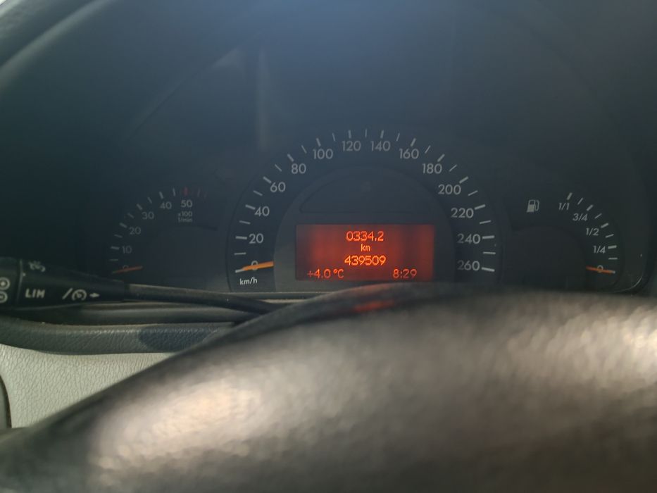 Меецедес C 220 143коня