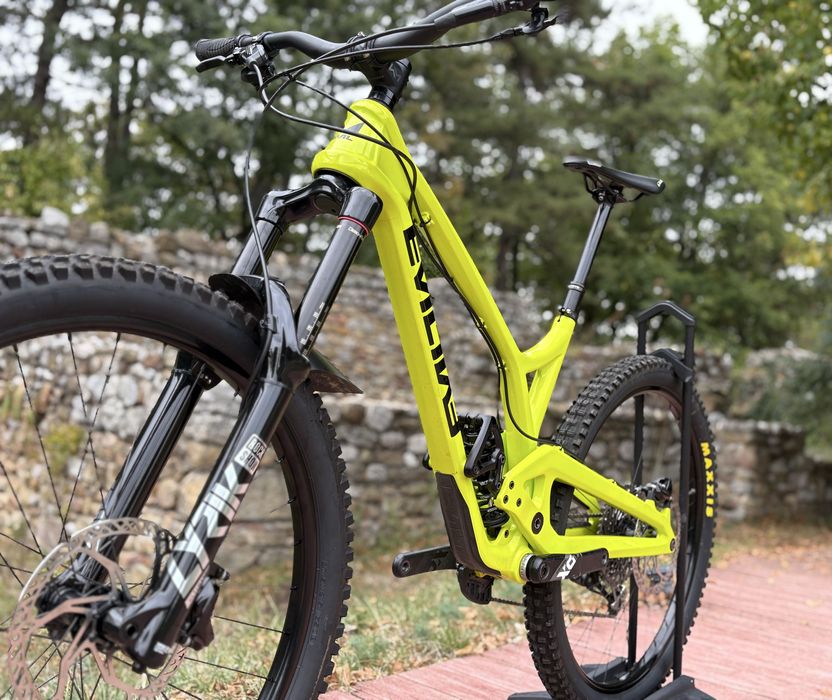 Evil Insurgent Carbon Ultimate Enduro