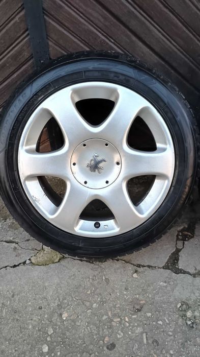 Goodyear ultra grip performance 225/50/17