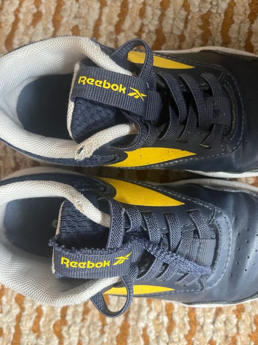 Продавам детски маратонки Reebok 30-ти номер