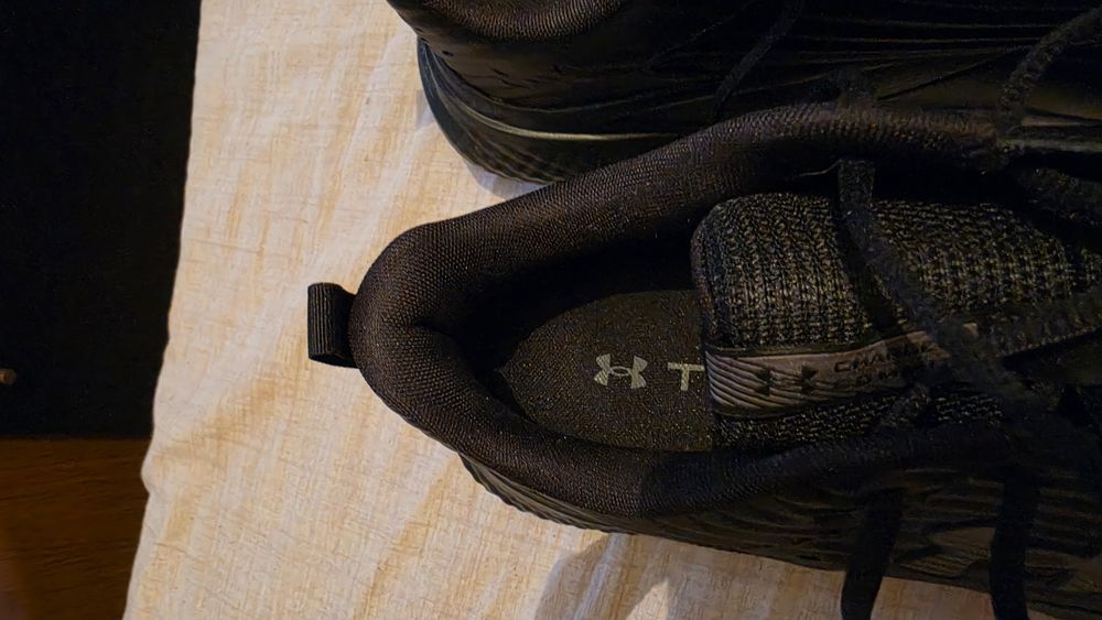 Under Armour Charged Commit TR 4