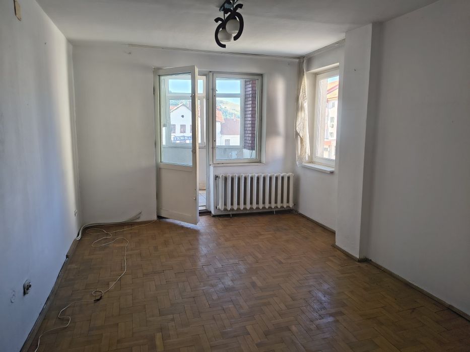 Vând apartament in Blaj, Str Garii,etaj 2, 3 camere
