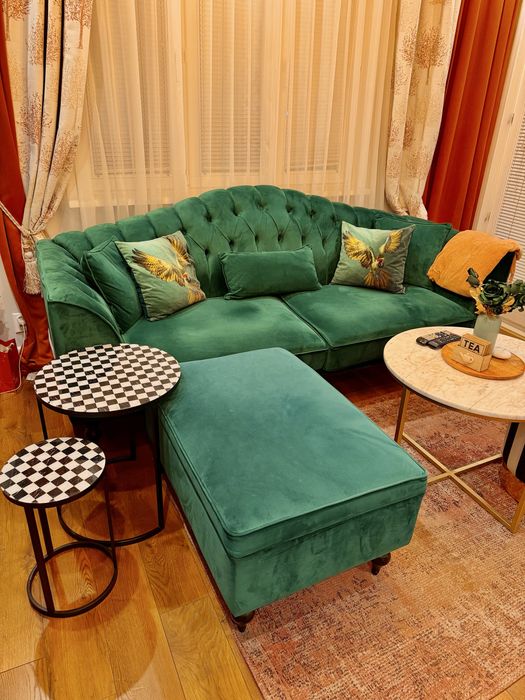 Диван, маси, столове, табуретка