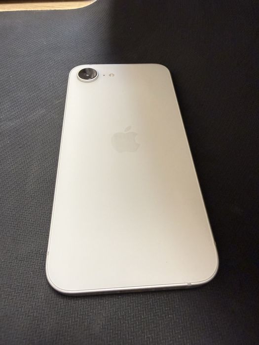 iPhone 16e 128gb / заключен