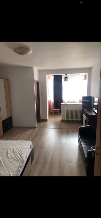 Inchiriez garsoniera