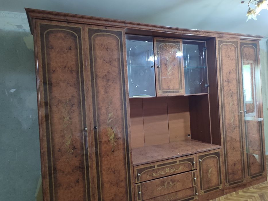 Продам стенку в хорошем состоянии