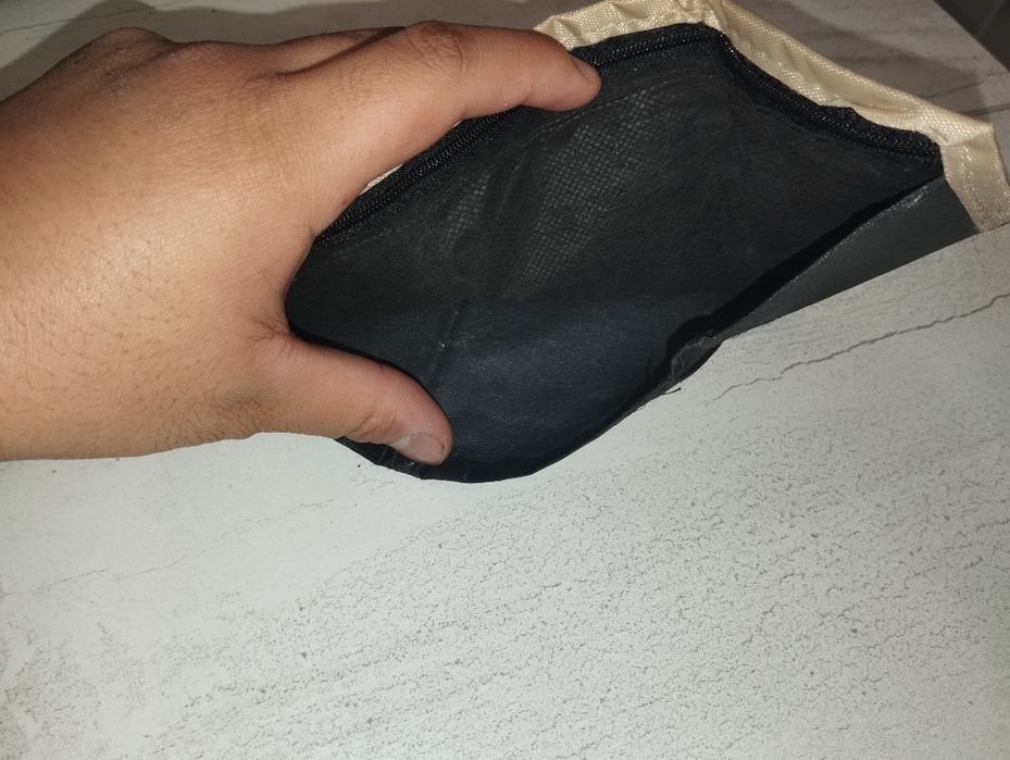 Небольшей денежный кошелек.