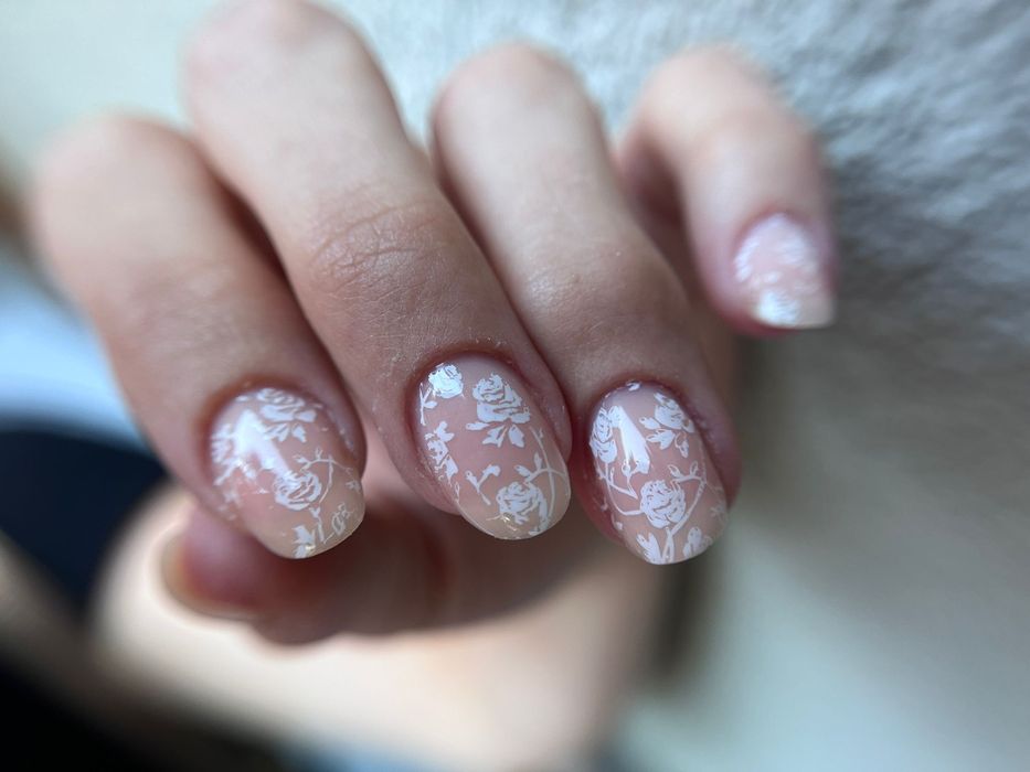 Execut manichiură cu gel ,poligel,și ojă semipermamentă