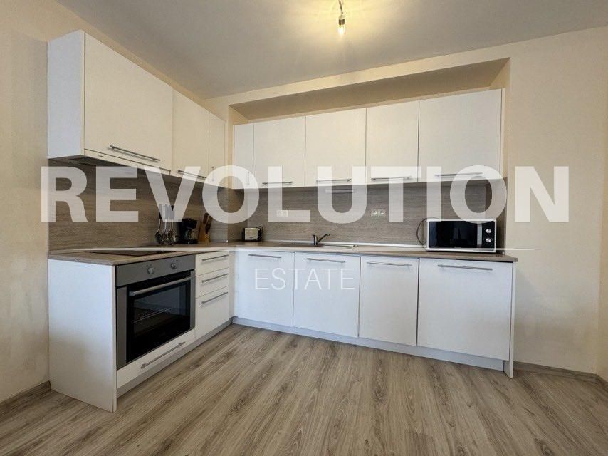 Дава се под наем Двустаен апартамент в Варна, Аспарухово - 74 кв.м за 700 € - Снимка #2