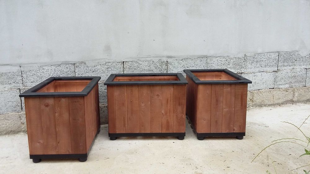 Дървени Кашпи за декорация.