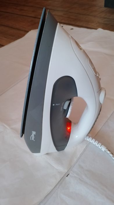 Fier de calcat Magitec/2200W/talpa ceramica/Ca Nou/Cutie+Manual
