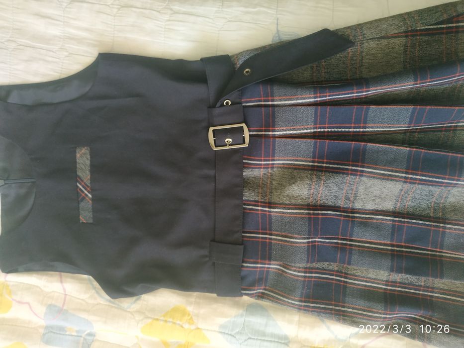 Продам платье школьное - сарафан