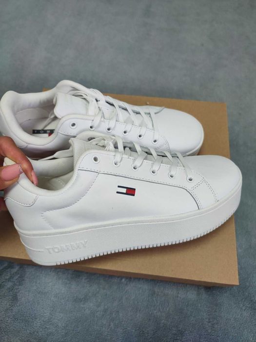 Оригинални кожени сникърси Tommy