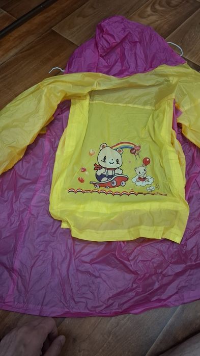 Резиновые боты и дождевик