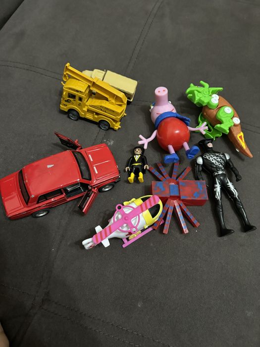 Игрушки от сына, копит на велосипед