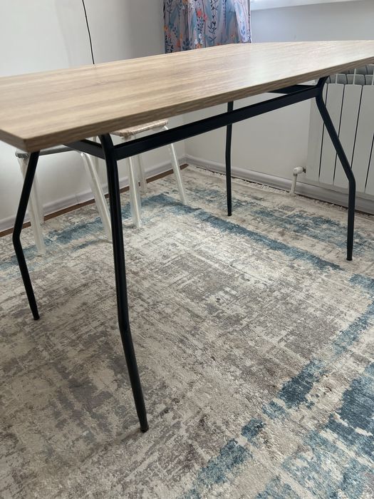 Продам стол кухонный