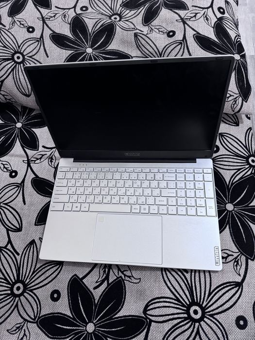 Продам ноутбук состояние норм