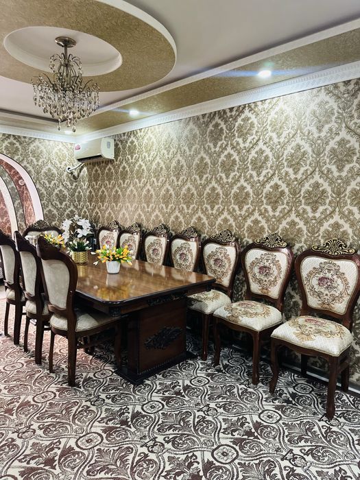 12 talik stol stul .Стол и стулья на 12 персон из орехового дерева.