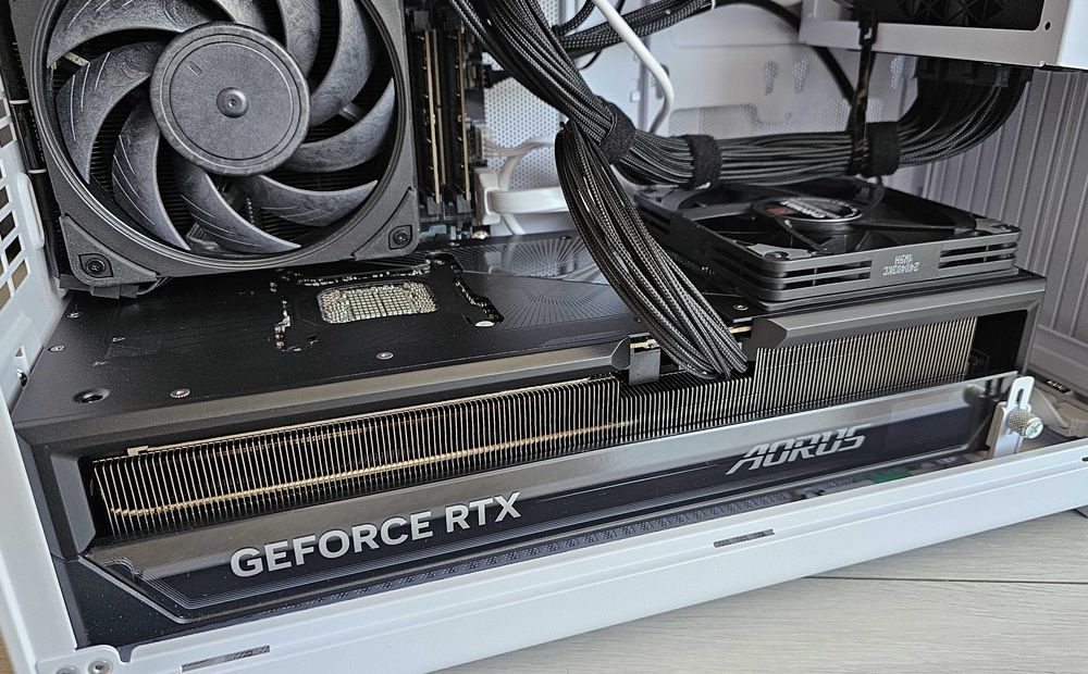 Gigabyte AORUS Master RTX 5090, 32GB GDDR7, 512-bit
