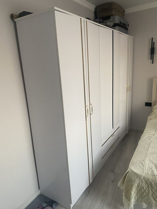 Спальный гарнитур