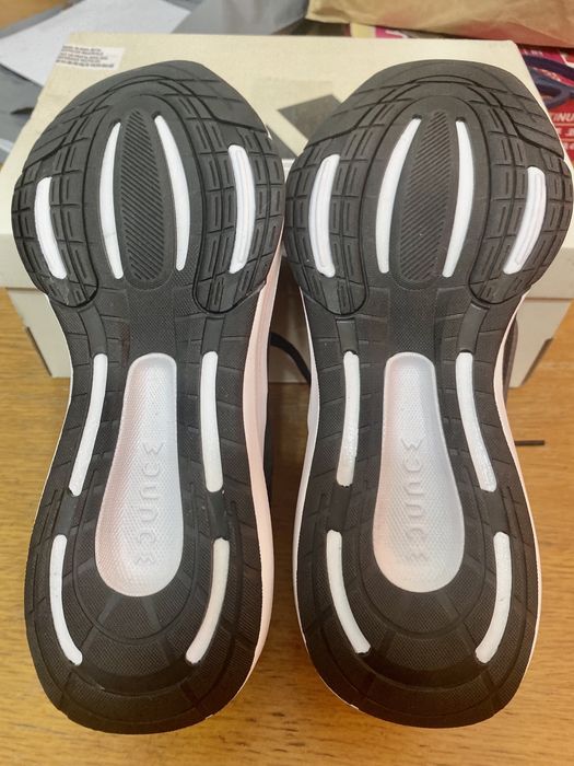 Pantofi adidas pentru unisex