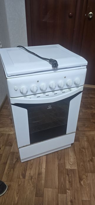 Продам газ плиту