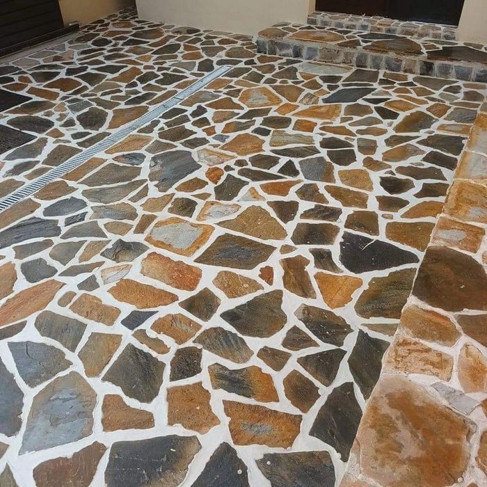 Piatra naturala si montaj