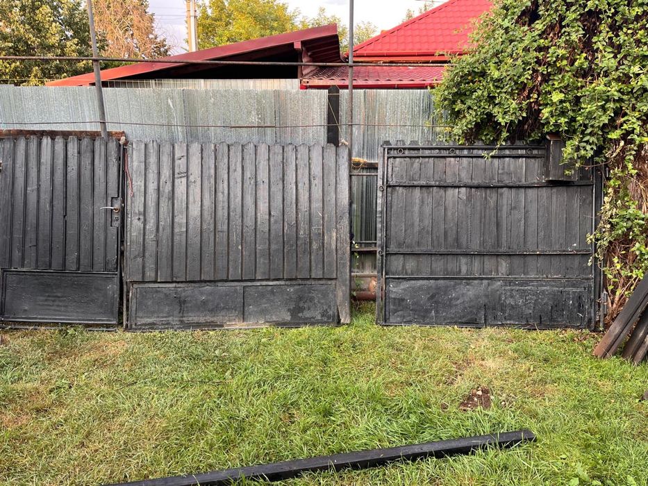 Vand porti din lemn cu structura metalica