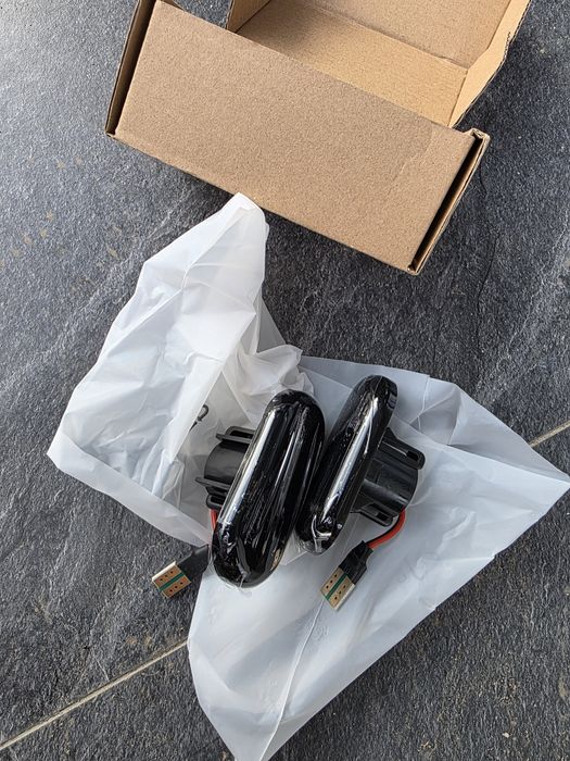 Lampi LED semnalizare dinamica DACIA Duster Lodgy Dokker