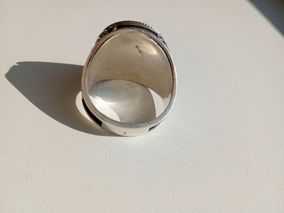 Продам серебренныи кольцо для мужчинь